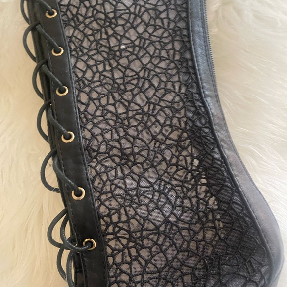 Boots - Picture 5 of 5